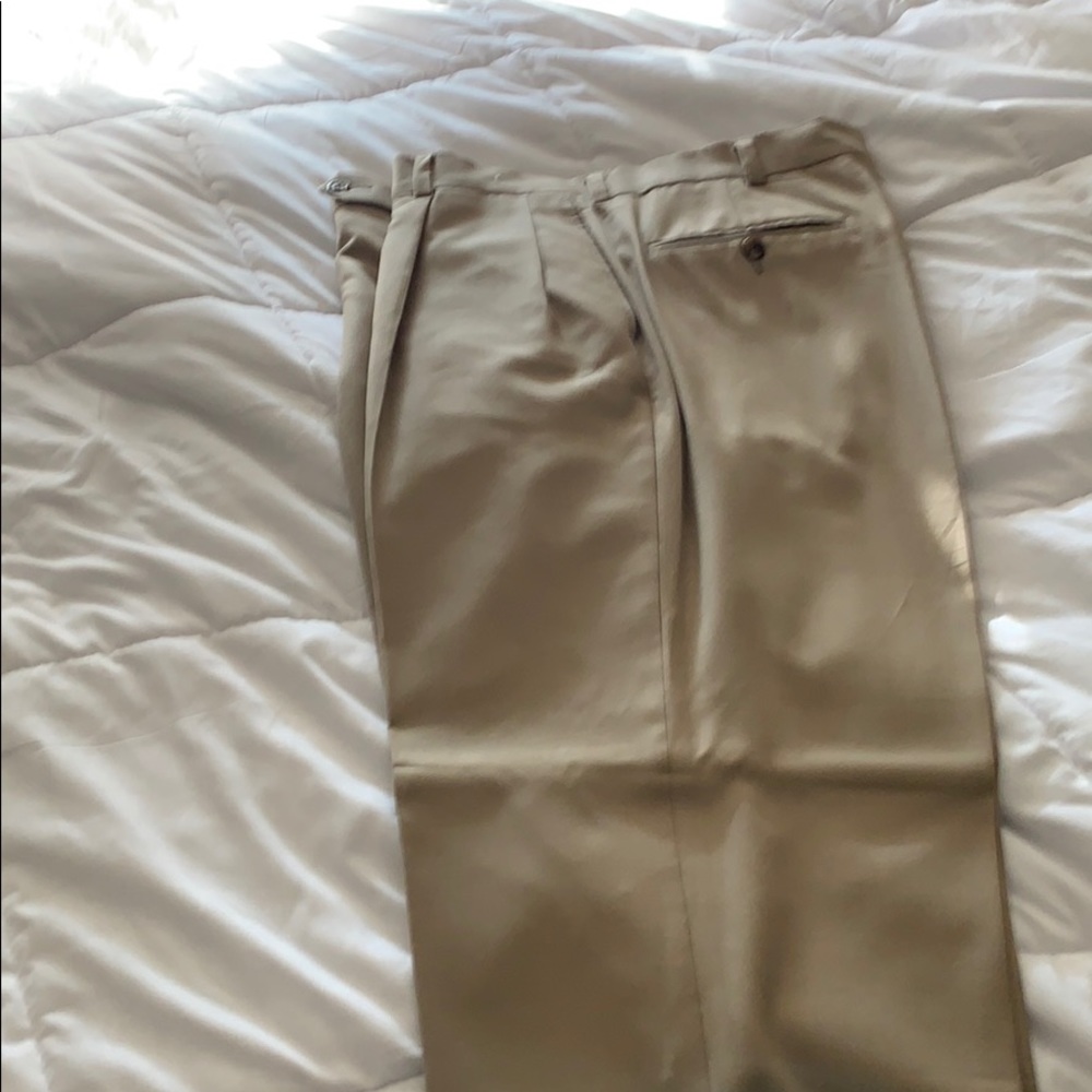 Suit - Picture 3 of 5